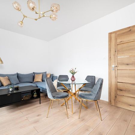 Manufaktura Residence - Apartamenty Prestiz Z Garazem Podziemnym I Dwoma Lazienkami Lodź Bagian luar foto