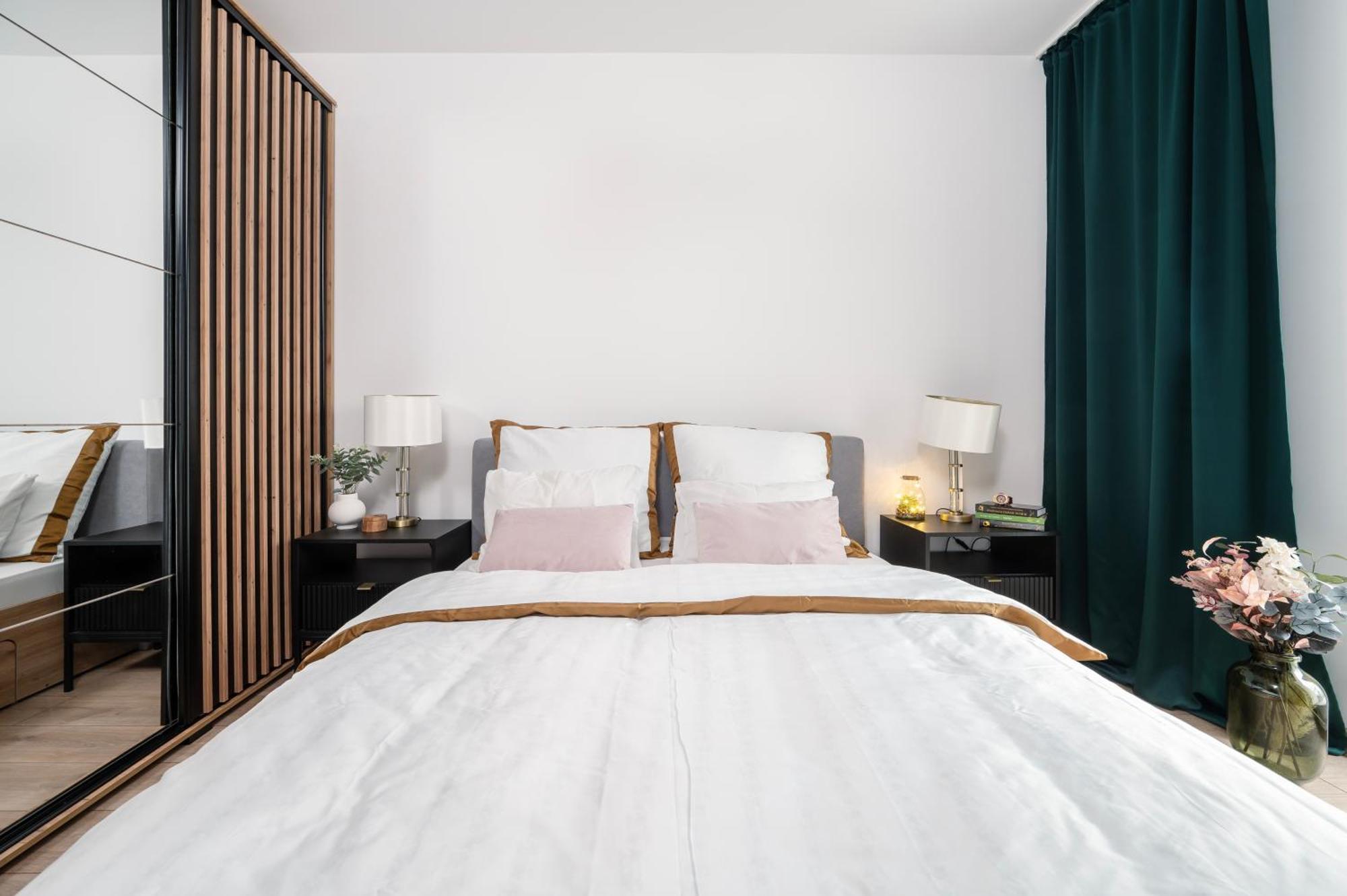 Manufaktura Residence - Apartamenty Prestiz Z Garazem Podziemnym I Dwoma Lazienkami Lodź Bagian luar foto