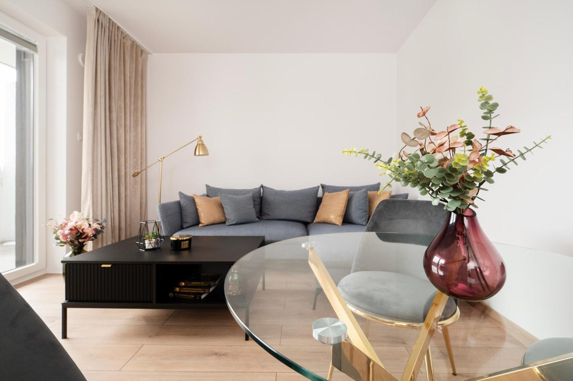 Manufaktura Residence - Apartamenty Prestiz Z Garazem Podziemnym I Dwoma Lazienkami Lodź Bagian luar foto