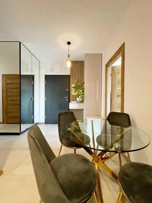 Manufaktura Residence - Apartamenty Prestiz Z Garazem Podziemnym I Dwoma Lazienkami Lodź Bagian luar foto